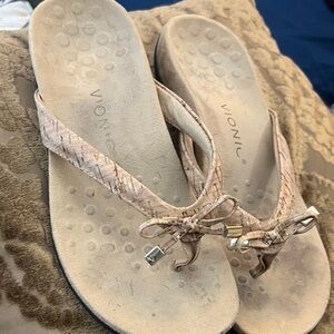 Vionic Women's Cork Textured Sandals